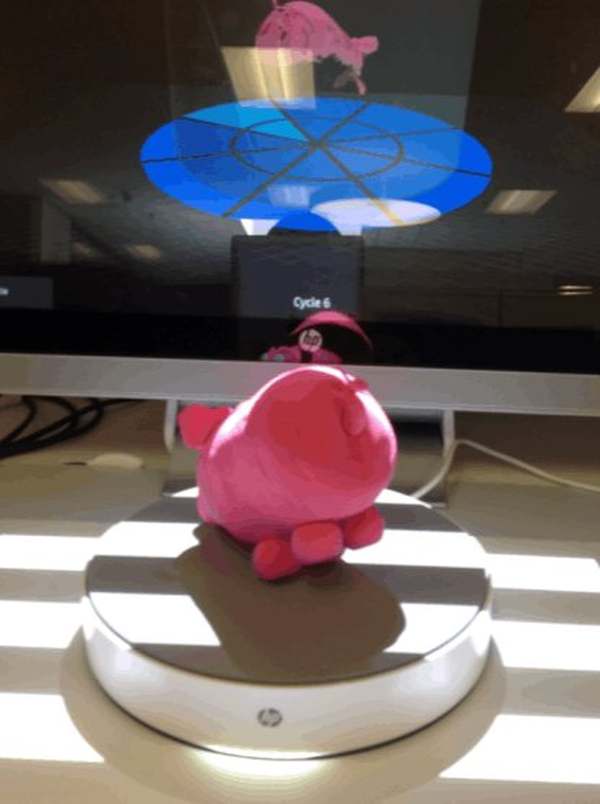 Pink pig on HP 3D Capture Stage at Cycle 6 of 8