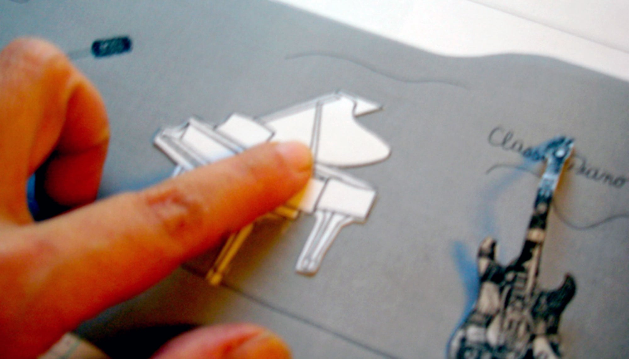 Large visual menus for easy song selection