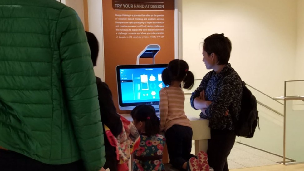 Children engaging with HP Sprout Walk-UP in a museum